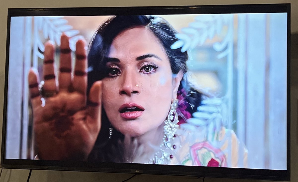 So breathtakingly amazing @RichaChadha . Just beyond words ♥️ #HeeraMandiOnNetflix