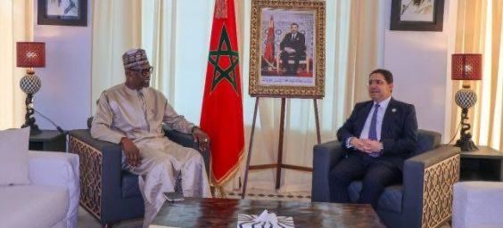 🇲🇦🇲🇱 La capitale de la Gambie, Banjul, a accueilli jeudi 2 mai une réunion entre Nasser Bourita, et son homologue malien, Abdoulaye Diop. Les entretiens ont porté sur «le renforcement des relations de coopération» entre les 2 pays, «ainsi que sur des sujets d’intérêt commun».…