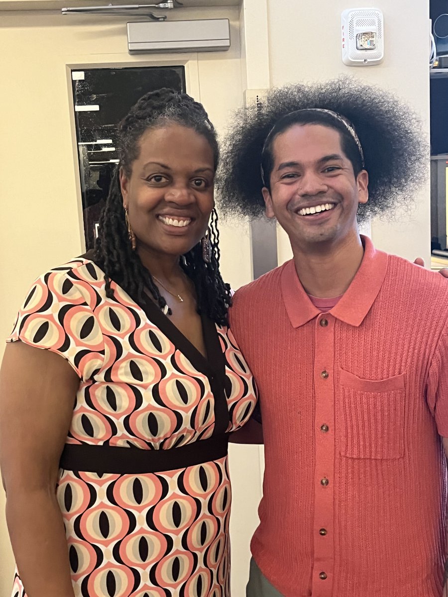 The @ReadtoGrowCT gala tonight was fabulous: food, fun, and books. And I got to chat with @mychal3ts who was honored as a literacy champion. Yay, Mychal! We appreciate all you do to amplify books and libraries. You are definitely a literacy champion! @KidlitInColor @Soaring20sPB
