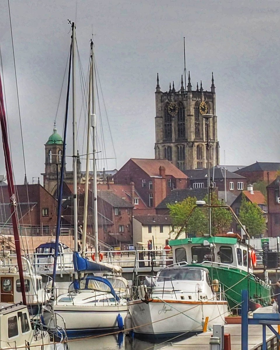 The view of Hull Minster from the Railway Dock part of Hull Marina.#hull #yorkshire #travel #architecture #mustbehull #hullmaritime #hullmarina