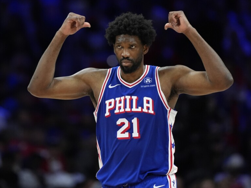 Despite the loss and injuries, Joel Embiid was a beast tonight. 💪😤 #HereTheyCome

(39 PTS | 13 REB | 2 AST)

O 31.5 PTS ✅
O 11.5  REB ✅
U 5.5 AST✅