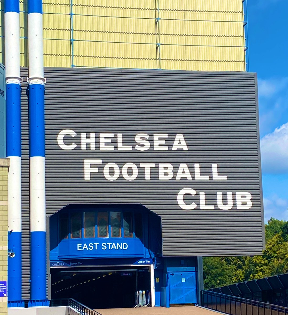 ¿Todavia no sos de ningún equipo o tenes dudas?

🧵Te explico por que el Chelsea es el mejor equipo para que seas hincha.

💙 Tiene tradición: a pesar de lo que te digan los gordos torneo inicial Henry VIII 1911 antes de Abramovich ya le habíamos ganado finales al Madrid, lloren.