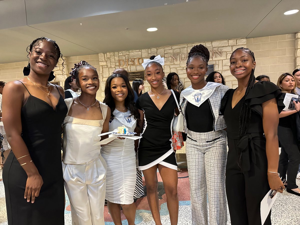 Please help me CONGRATULATE these hard working Track &amp; field young ladies! They are officially 2024 NHS inductees! They are the perfect example of knowing the biggest flex is being academically excellent! Way to go panthers &amp; great job parents!🔥🥰🎉