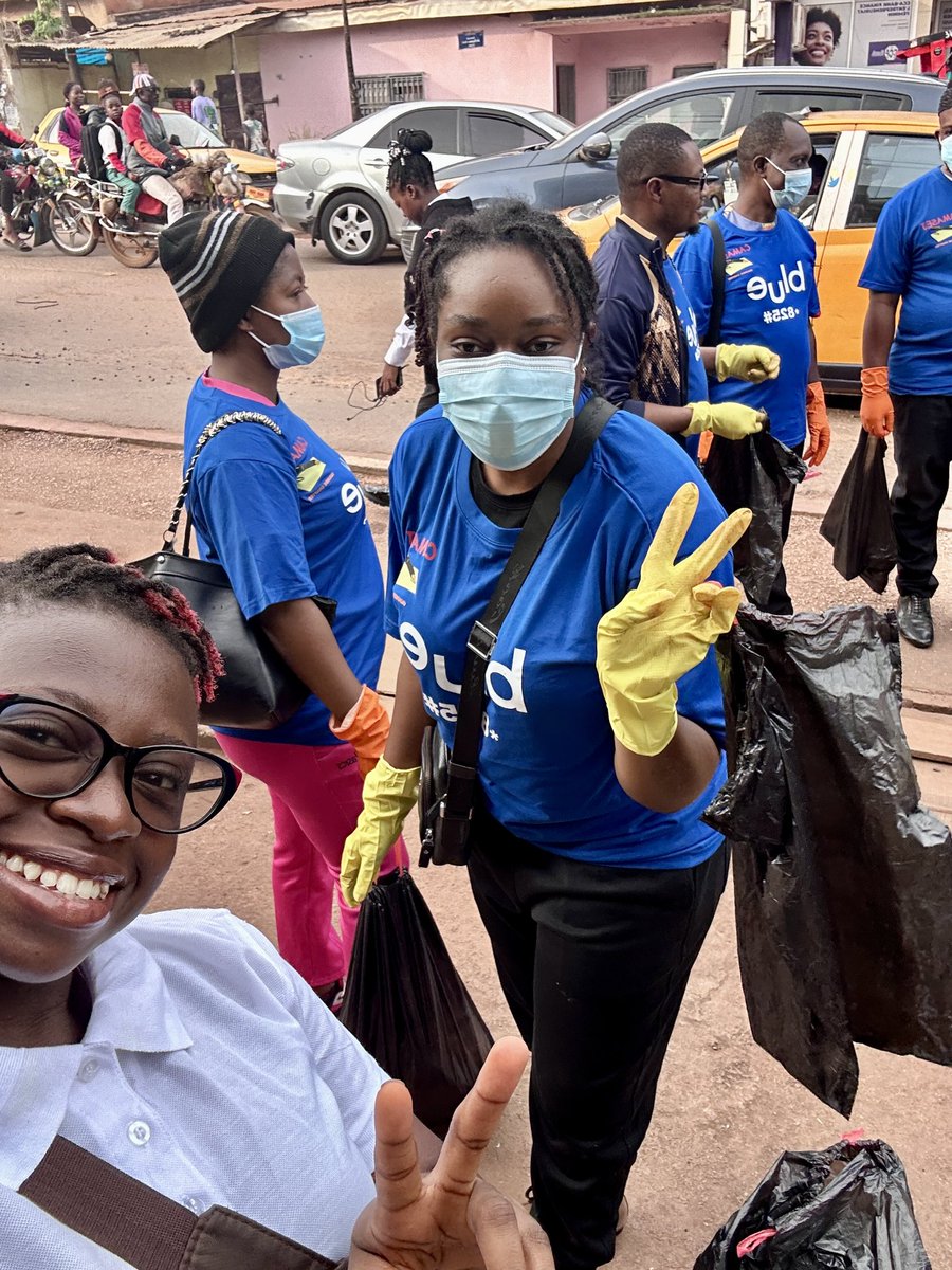 🌍World Press Freedom Day 2024🌿

In observance of World Press Freedom Day, @CamasejY took action against microplastic pollution. Journalists picked up plastic waste in the street from Rond point Express - Yde VI coouncil, raising awareness about the threat of microplastics.