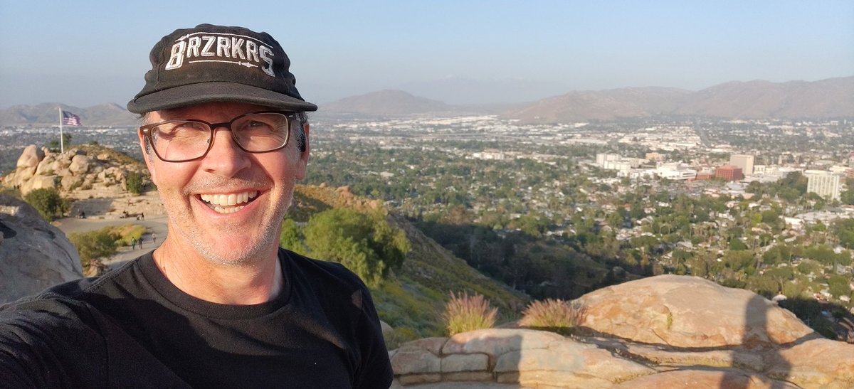 RunningCardinal's tweet image. How do you wrap up a long day inside? Find a hill and walk/jog up it! Inspiring to see all the people and puppies walking up Mt. Rubidoux this evening. 
#ASIC2024 @RimaHabre_ScD