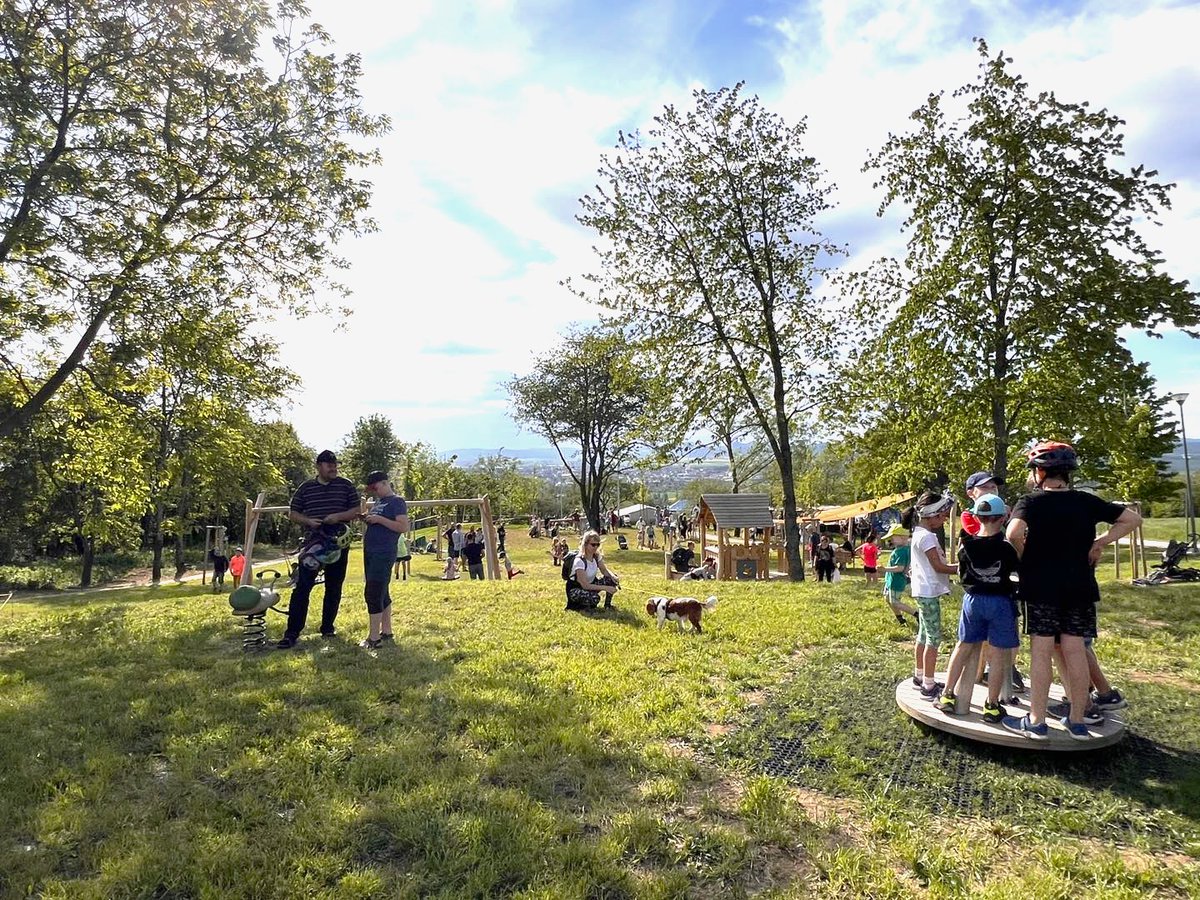 Nové zážitky, propojení s přírodou, nevšední prostory pro kulturu, zábavu a setkávání - to vše přináší nově otevřený přírodní amfiteátr v <a href="/Park_Rochus/">Park a skanzen Rochus</a> v <a href="/UHradiste/">Uherské Hradiště</a>. 1url.cz/G1L3R