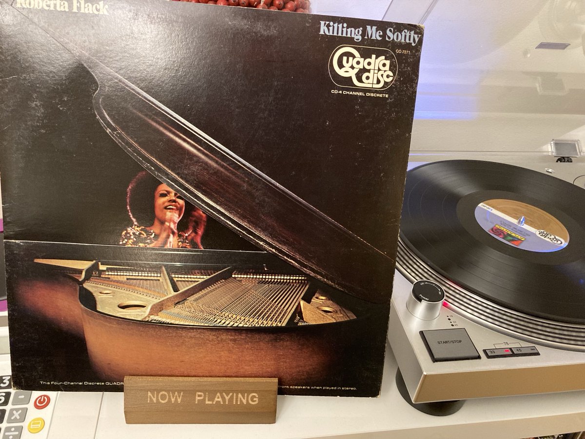 I’m not passing this one up, $2 at the thrift store! Flack was the first artist to win the Grammy Award for Record of the Year in back-to-back years. 🎶🎤 #RobertaFlack #KillingMeSoftly #vinylrecords #vinylcollection #music #jazz #soul #R&B #nowplaying