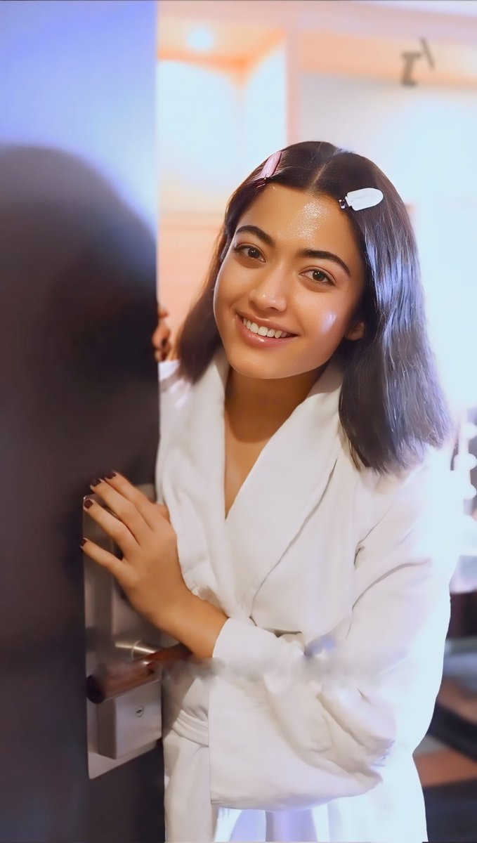 To an actress whose grace and poise on screen never fail to mesmerize. Thank you for sharing your talent with the world! @iamRashmika ❤️ #RashmikaMandanna ❤️