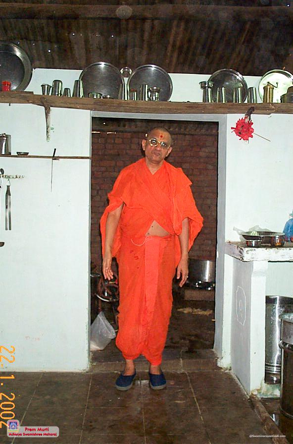 Remembrance of our beloved Vedratna Acharya Shree Purushottampriyadasji #Swamishree Maharaj. #AcharyaSwamishreeMaharaj #PremMurti #Bapa #Swamibapa #ManinagarMandir #SwaminarayanGadi #ShreeMuktajeevanSwamibapa #photodaily