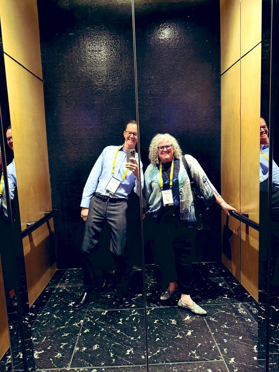 Conference elevator selfie! #L2S