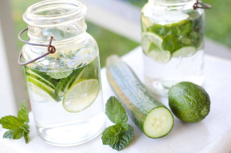 Remember that the body is about 65% water.

That's a lot of water.

If you want to enjoy good health maintaining a hydrated body is very important.

Divide your weight in kg by 30 to know how much water your body requires daily in litres.

Drink every 3 to 4 hours not all at once