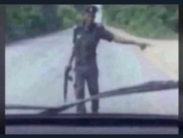 nguma__'s tweet image. *Everytime it starts raining*
KPLC to the power