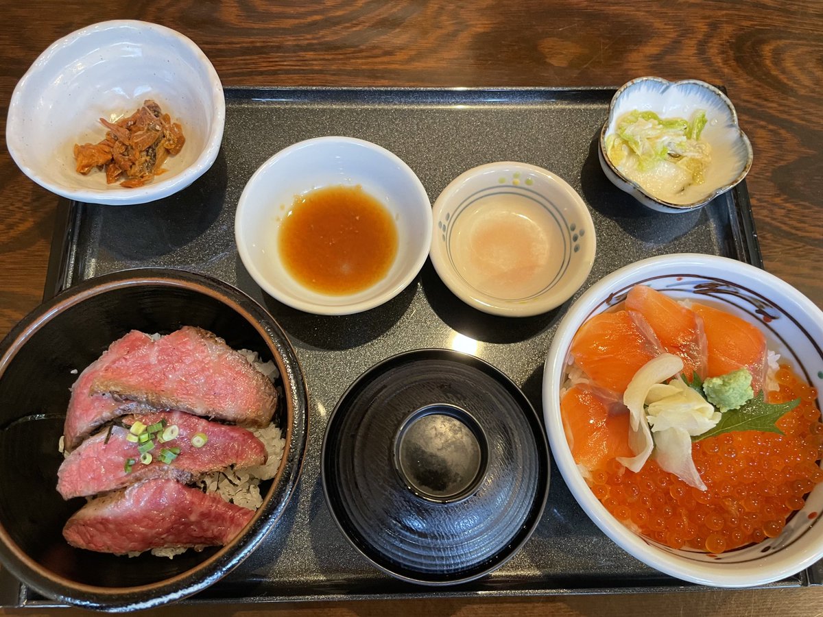 村上ではらこ丼と村上牛炙り丼
やばい美味すぎる…