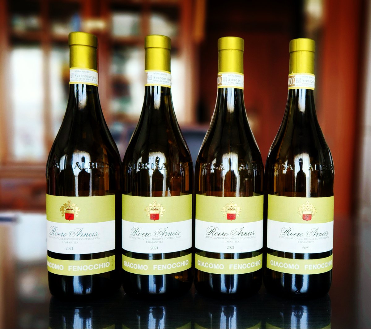 安くなってたからまとめ買いしちゃったー☺

#イタリアワイン #ロエロアルネイス #ロエロ #アルネイス #白ワイン #DOCG