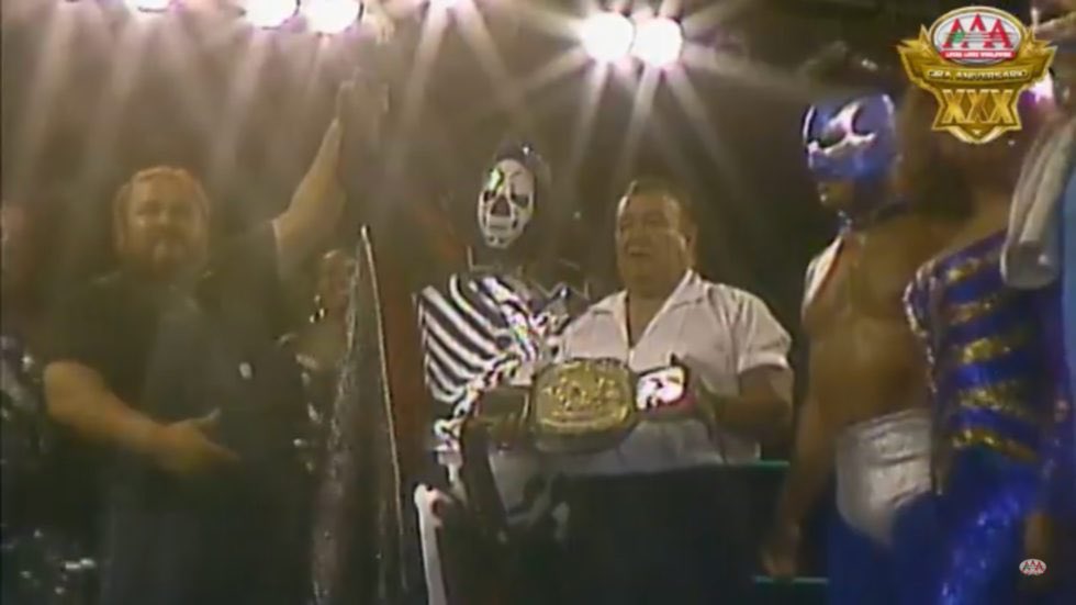 #VIDEO 🎞️ Match of the Day: Lizmark 🆚 La Parka (1993). 🇲🇽 Click on the link to Watch this full match ➡️ luchacentral.com/match-of-the-d… #LuchaCentral #LuchaLibreAAA #AAA #LuchaLibre #ProWrestling #プロレス 🤼‍♂️ ➡️ LuchaCentral.Com 🌐