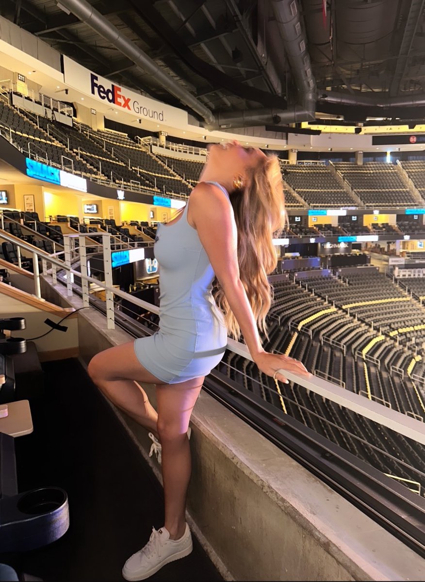 Kayla Backstage behind the scenes of Smackdown