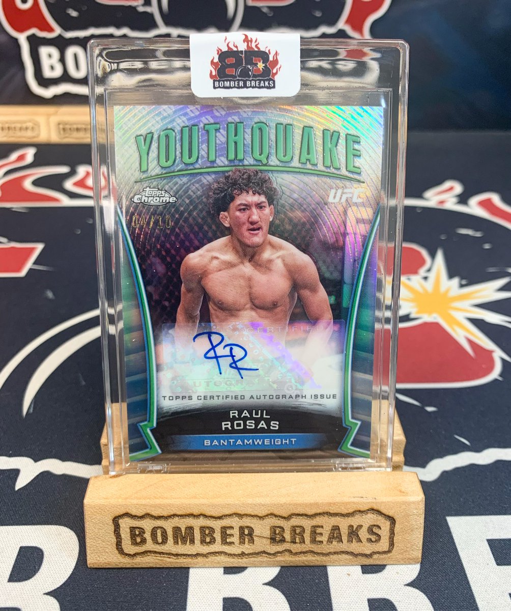 Youthquake Auto /10 of Raul Rojas Jr pulled tonight in our @topps UFC Chrome breaks tonight! 💥💥
@fanatics #ufc #mma #raulrojasjr #groupbreaks #boxbreaks #casebreaks #thehobby #toppschrome #topps #youthquake #autograph #rookie #boom #follow #like #share #collect