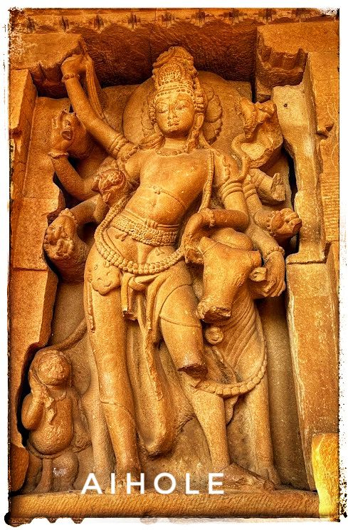 MonaADhar's tweet photo. #ManyFormsofShiv 

37. Vrishabhantika Murti (Shiva with his vahan Nandi)

don't miss the cute representation of baghwan shiv wearing tiger skin.