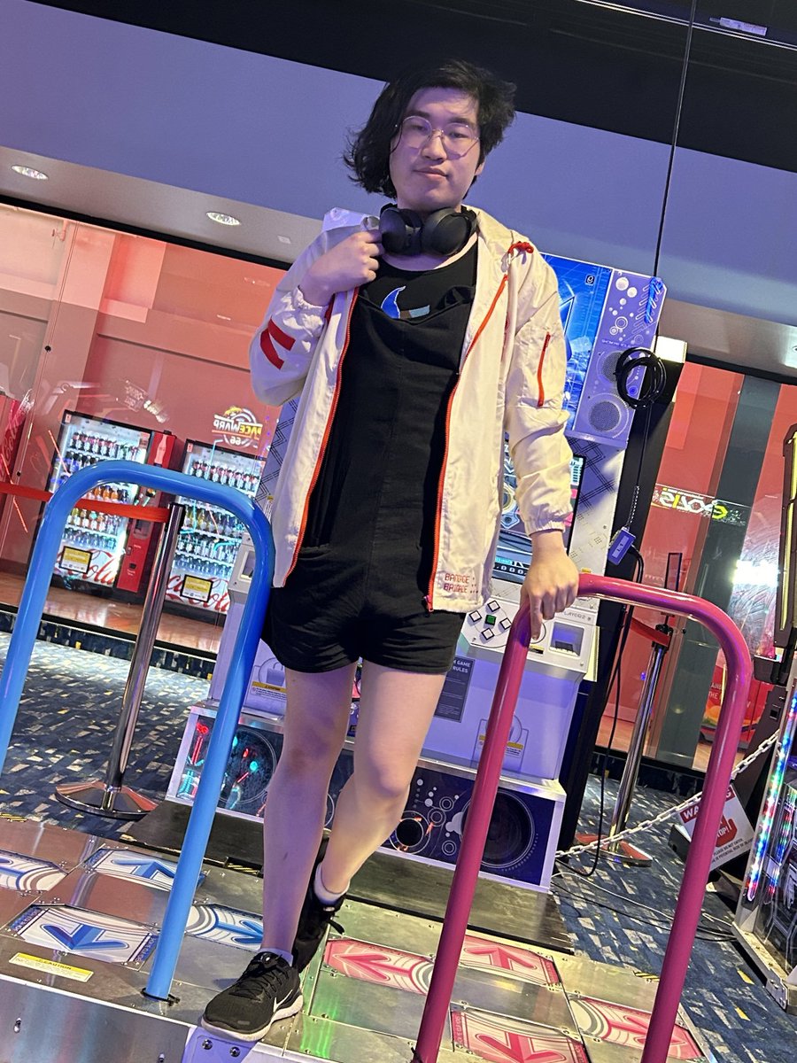 comet_melting's tweet image. hi #AAPIInGames!!! i&apos;m jeff / chi, a queer taiwanese american indie game producer, writer, and designer!!! i&apos;m all about making games because i love telling cool stories. see my work in games like UNBEATABLE, vivid/stasis, SPACE / MECH / PILOT, NOISZ STARLIVHT, and more!!!