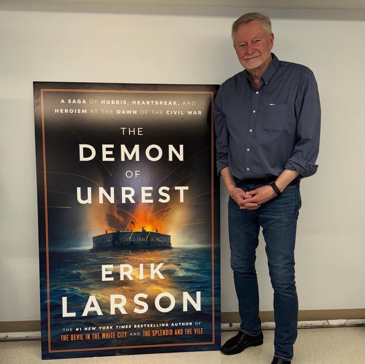 A massive THANK YOU to @exlarson for stopping by to sign his works, as well as copies of his upcoming book, “THE DEMON OF UNREST” — out NOW!!!
.
.
.
#eriklarson #historian #demonofunrest #civilwar #civilwarhistory #bookrecommendations #booksellers #booklovers