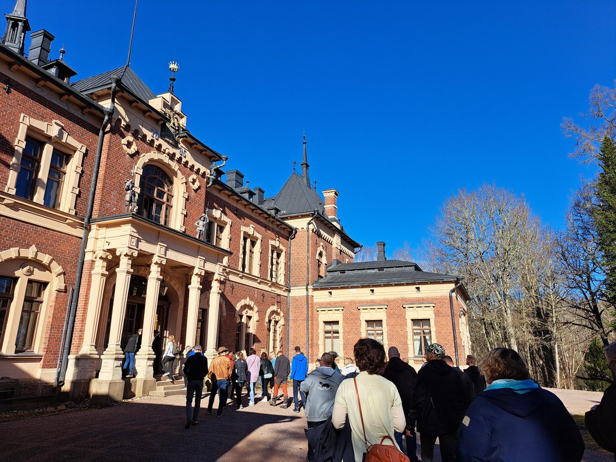 Kiitos - Tack <a href="/MalmgardKartano/">Malmgård</a> ❤️

Malmgårdin kartanokierros vei meidät ajassa taaksepäin 1600-luvulle...

Rundvandringen på Malmgårds herrgård tog oss tillbaka i tiden till 1600-talet...

#Malmgård  #TYKY