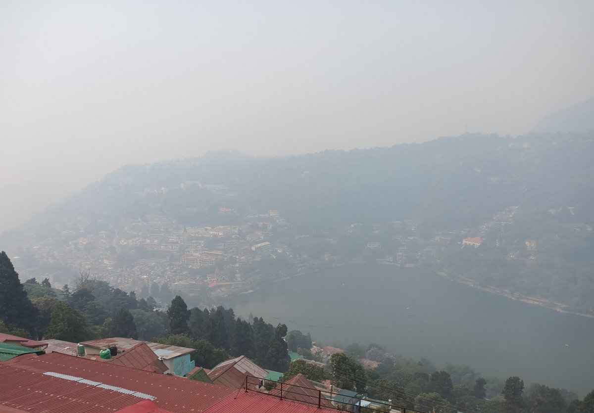 #UttarakhandForestFire While forest fires in Uttarakhand aren't making much news anymore, here are photographs of Nainital I clicked today. So far, across Uttarakhand, 1044+ hectares gutted in these fires.