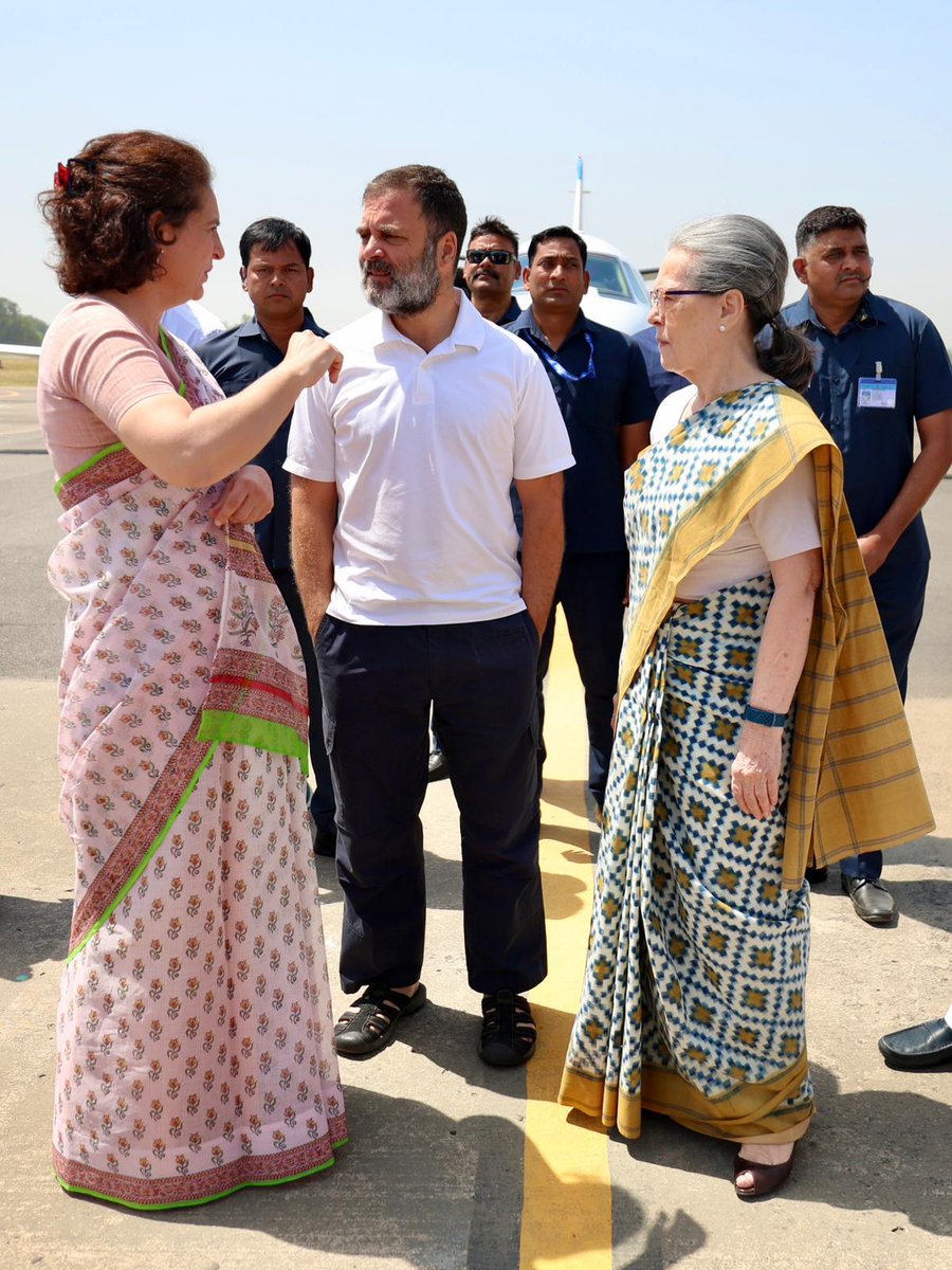 JUST IN | #SoniaGandhi and Priyanka Gandhi Vadra join #RahulGandhi as he heads to file his nomination papers from Rae Bareli, @SobhanaNair reports.

📸: Special Arrangement