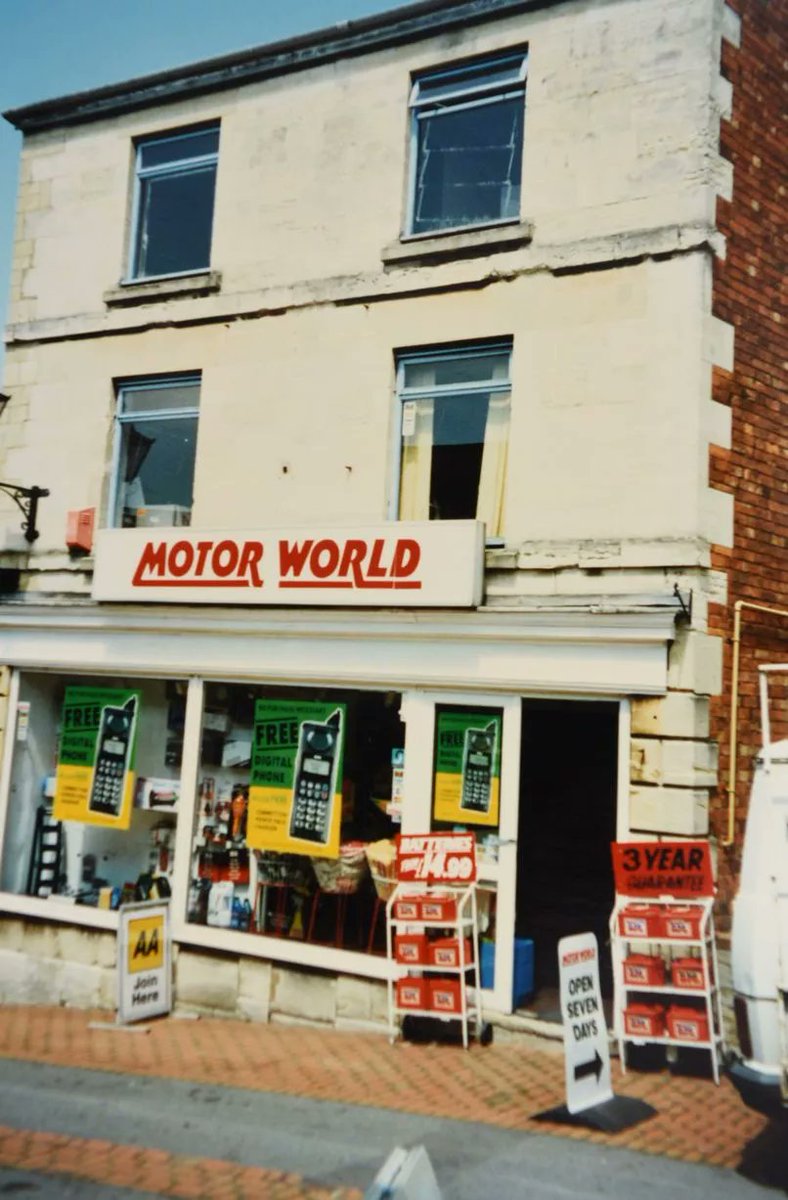 Car batteries for less than fifteen pounds and an offer for free digital phones.

That's nostalgia!

So follow me today on this #FollowBackFriday as I leap into the past, in Yesterday's Britain 🇬🇧, A Better Britain 🇬🇧. 

#life #nostalgia #memories #FlashbackFriday