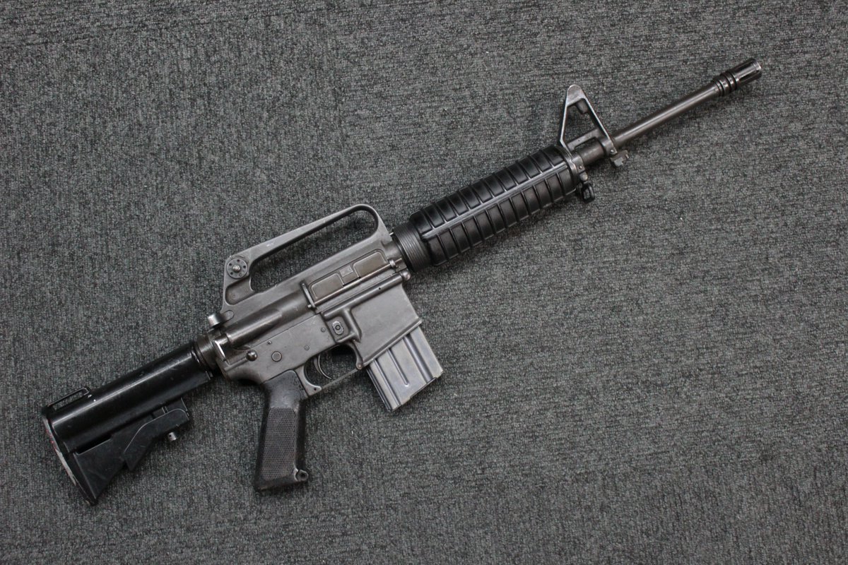 現在両店にてM16A1 カービン (モデル653)が販売中です。映画「プラトーン」に出たり特殊部隊がパナマ侵攻、湾岸戦争、ソマリアなどで使ったりとある意味刺さる銃ですね～。 regimentals.jp/list_gun.php?c…