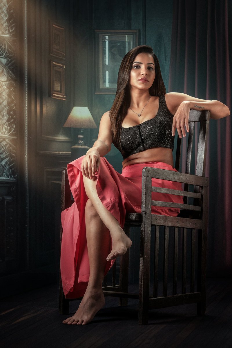 ANG studios (@_angstudios_) on Twitter photo Presenting you the First Look of <a href="/AashuReddy99/">Ashu Reddy</a> as Harika from #Yevam ❤️🔥
#Yevam #YevamMovie @YevamMovie
🌟 <a href="/iChandiniC/">Chandini Chowdary</a> <a href="/ImSimhaa/">Vasishta N Simha</a> <a href="/BharatRaj0921/">Jai Bharat Raj</a>
Directed by: <a href="/prakash_d/">Prakash Dantuluri</a>
Produced by: <a href="/pnavdeep26/">Navdeep</a> Presenting you the First Look of <a href="/AashuReddy99/">Ashu Reddy</a> as Harika from #Yevam ❤️🔥
#Yevam #YevamMovie @YevamMovie
🌟 <a href="/iChandiniC/">Chandini Chowdary</a> <a href="/ImSimhaa/">Vasishta N Simha</a> <a href="/BharatRaj0921/">Jai Bharat Raj</a>
Directed by: <a href="/prakash_d/">Prakash Dantuluri</a>
Produced by: <a href="/pnavdeep26/">Navdeep</a>