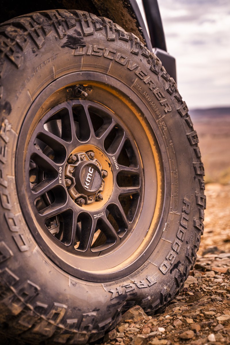 Whodda thought 20in alloys would be the right choice for an off-roader? The 35in Cooper Tyres make these 20in KMC Wraths look bang on underneath the F-150 @hooniganaustralia

#4x4life #offroad #bigrigs #f150