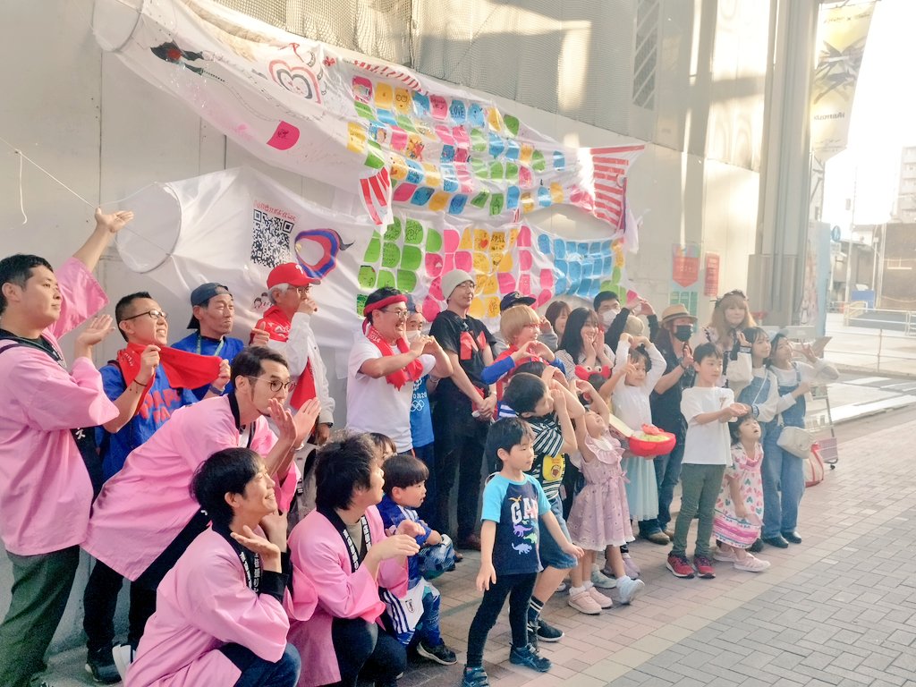 スタジオ帰りが早い時間だったのでハッピーロード大山でまゆちゃんイベントに遭遇♪子どもたちも楽しそうな幸せ空間にモルカーも楽しそう
@CUTIEPAI_