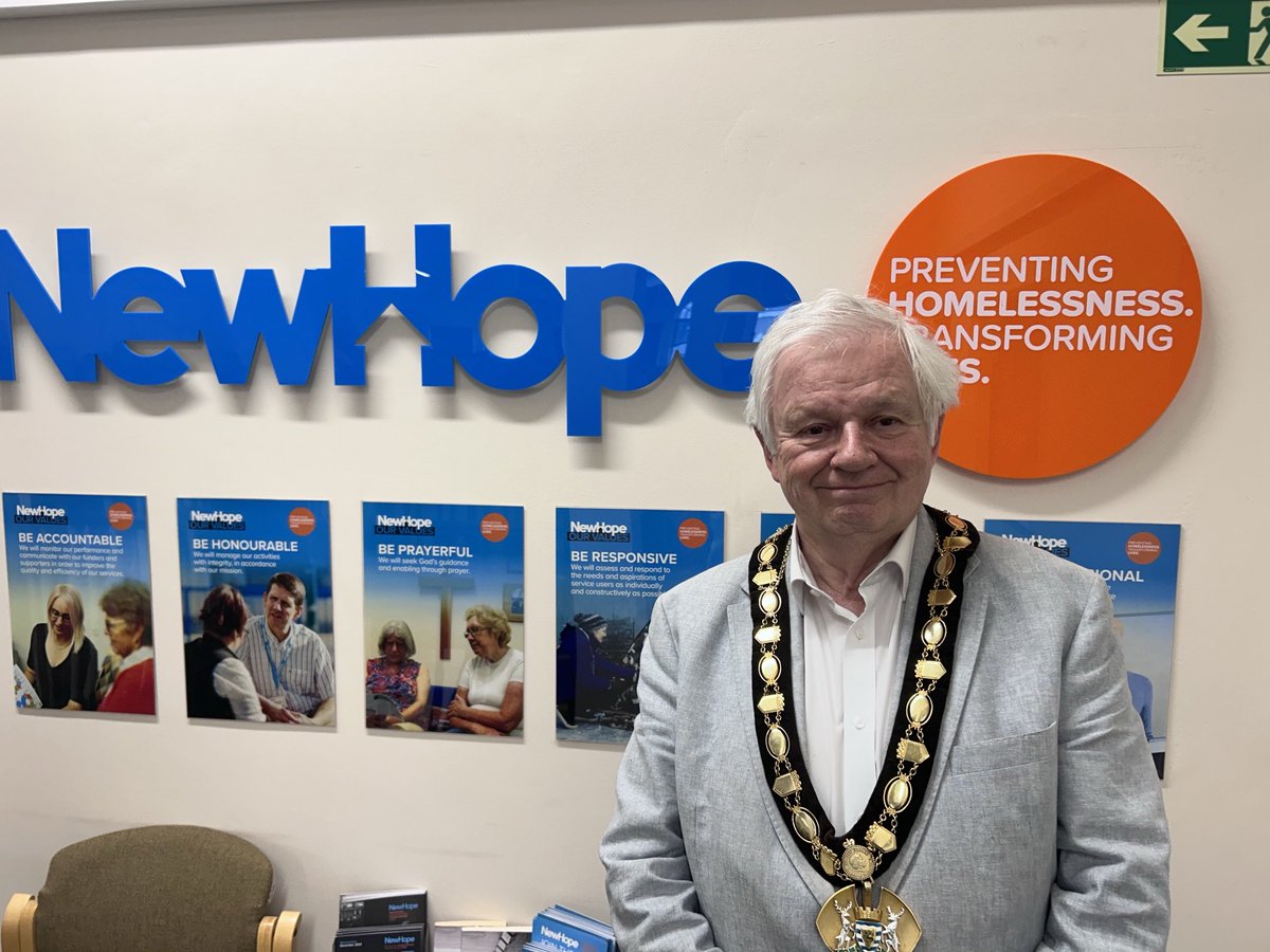 We were pleased to recently receive a visit from Terry Douris, Chair of Herts CC. He chatted with the team to find out more about what we are doing to ⁩prevent homelessness & transform lives. We value our good relationship with both ⁦@hertscc⁩ and ⁦⁦@WatfordCouncil