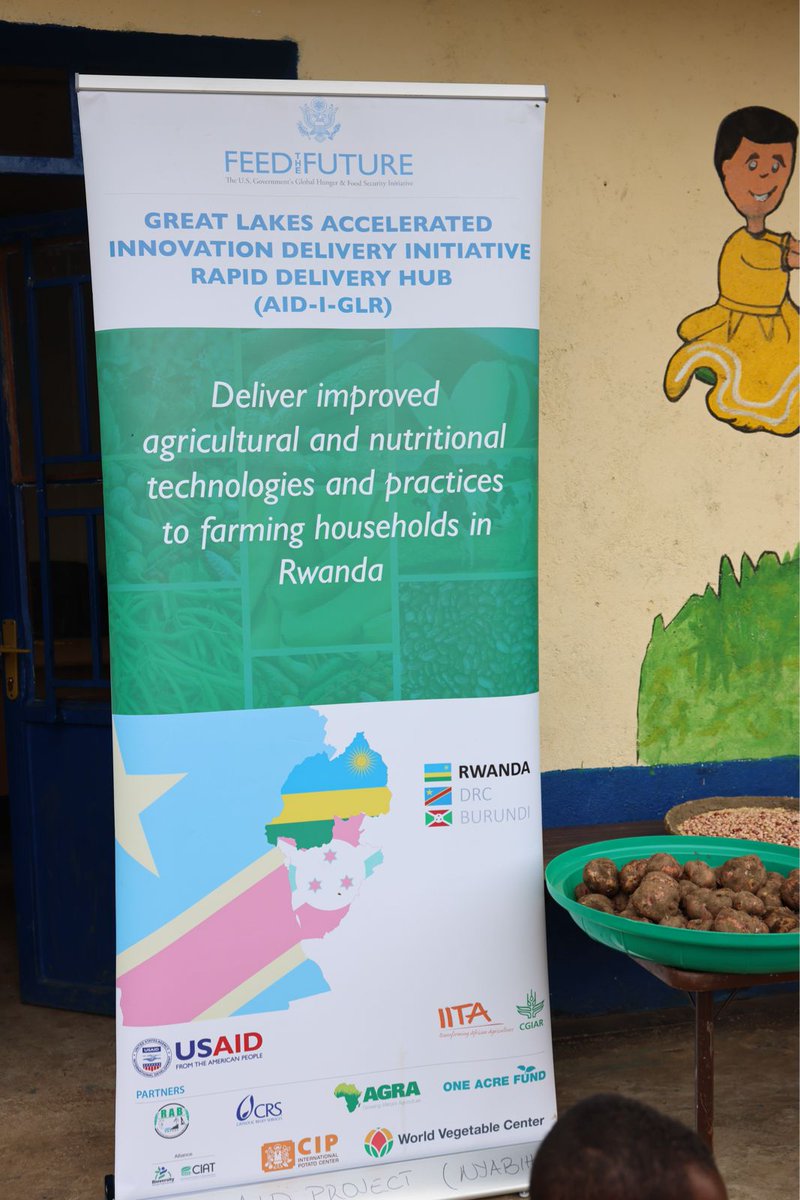 Donor visit at #AIDI Great Lakes 🤝🌱🍲👨‍🌾
 
Honored to host @AgScienceRob , Chief Scientist at @USAID and other officials from the USAID Bureau for Resilience, Environment and Food Security to monitor the progress of @FeedtheFuture funded #AIDI GLR activities in #Rwanda.