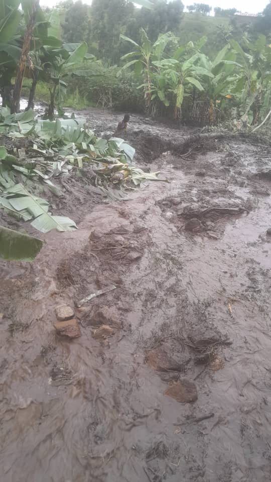 Mulegheya Hill in Bunyangabu also experienced a landslide in the night. Community members advised to vacate the deadly hill to avoid loss of life. @opmdpm @OPMUganda @GovUganda