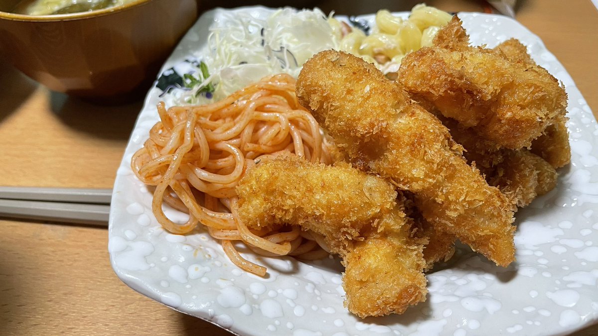 29日はとんかつ濵かつで
ロースかつ御膳🎵
昨日はうちで
笹かまぼこじゃなくてささみカツ🎵

遅くなったけど今日は仙台戦
ゴールデンウィーク3連戦は
アウェイで初の連勝を決めて
ホーム山形戦につなげてもらいたい❗️❗️

ベガルタ仙台に絶対ぜーったい
勝つどーんっ‼️‼️‼️
 #Jリーグカツ丼部
 #renofa