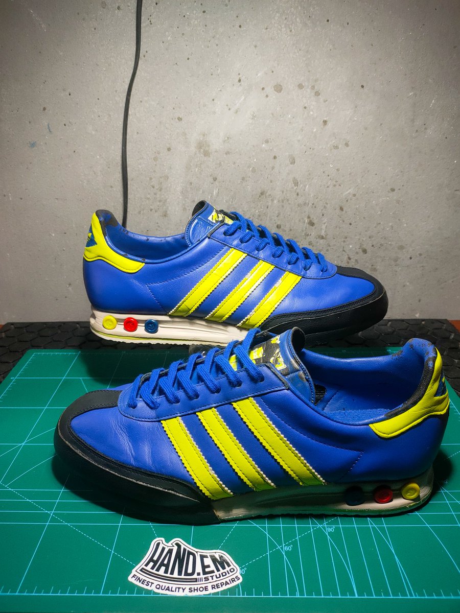 Kegler Super True Blue, Clean & Reglue!

Really enjoyed repaired these!
Such a stunning colourway, and after the clean, they're back to how they should be.
#Hand_em
.
.
.
.
.
#adidas #adiporn #adidasoriginals #adidasaddict #3stripes #3stripesstyle #trifoil #clobber