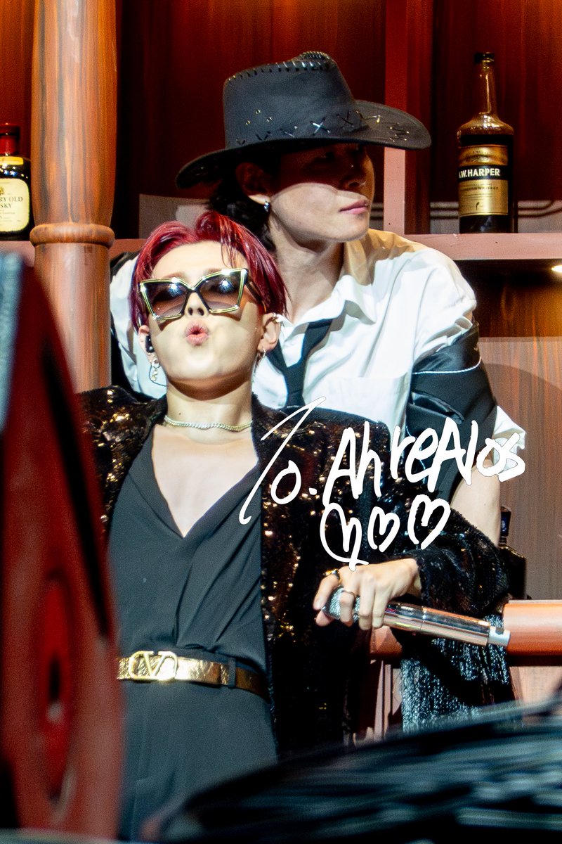 Hongjoong you're so fucking cool wtf

#ATEEZatCoachella #ATEEZCHELLA #CHELLATEEZ #ATEEZ #에이티즈 #HONGJOONG #홍중