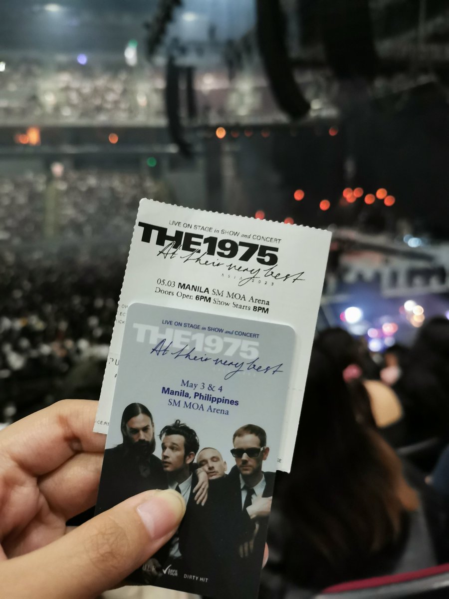 jilypott's tweet photo. it's been a year since i got to see my fav band // day 1 !! https://t.co/xzcsV2NE0A