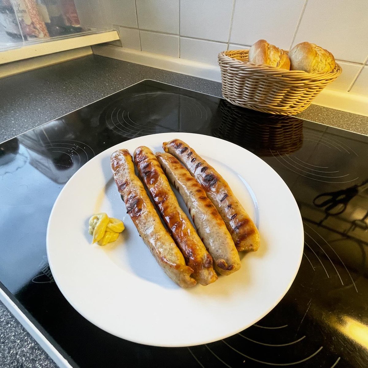 JayGuevara82's tweet photo. #Jalapeno #Köse #Wuas mit #Brötchens 

#Dinner #HelsKitchen #FoodPorn #WuasPorn https://t.co/70wuFFSWMB