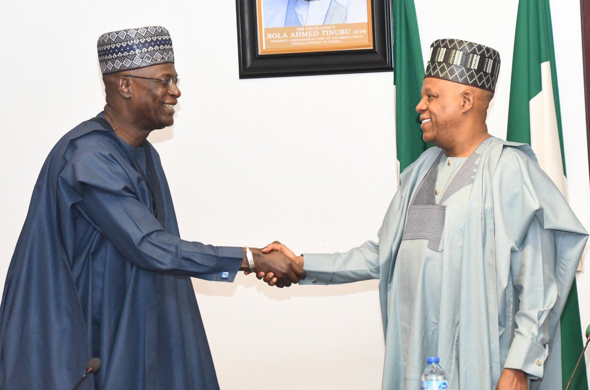 Honoured to lead @UN_Nigeria to meet VP w/t Kashim Shettima. We discussed accel. #SDGs & addressing humanitarian crisis. We're encouraged by govt's efforts 2 turn around the economy; & @UN is ready to support mitigation measures to protect the vulnerable people #LeaveNoOneBehind