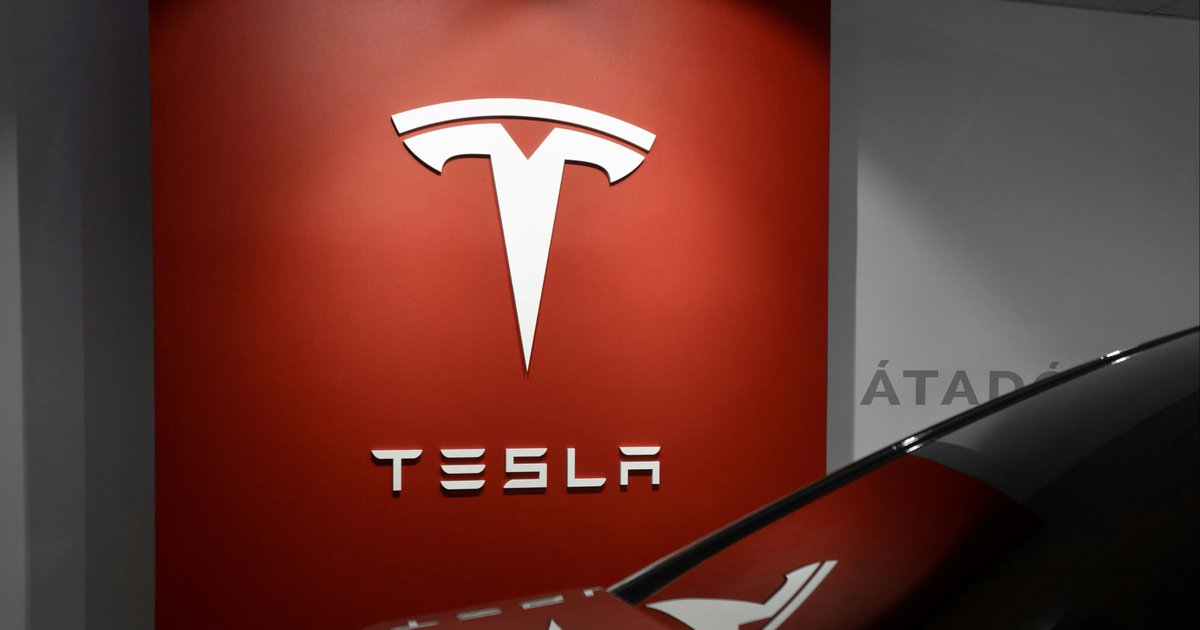 Tesla Inc has filed a complaint in the Delhi High Court against Gurugram-based Tesla Power India for allegedly infringing the 'Tesla' trademark. Details >> ackodrive.com/news/tesla-fil… #Tesla #TeslaPowerIndia #HighCourt #Trademark