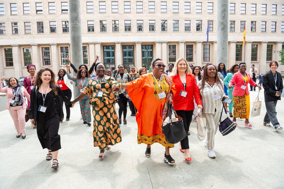 Last year, the @wphfund Global Learning Hub (#LHUB) hosted 24 capacity-building webinars, peer exchanges & knowledge cafes, enhancing the skills & fostering 🤝 among 965 women leaders across 35 countries. Explore this 💻 platform & its impact in 2023: bit.ly/3rzlZBs