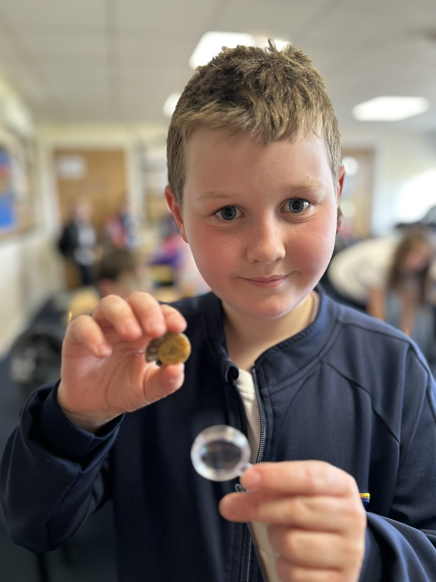 In science, we have been learning about classification of living things. This Y4 scientist brought in an ammonite and we will attempt to classify it today. #thirstforlearning #eachandeverychild @MrPowerREMAT @Shoreside1234 @MissKnipeREMAT @RainbowEduMAT @MrFoleyREMAT