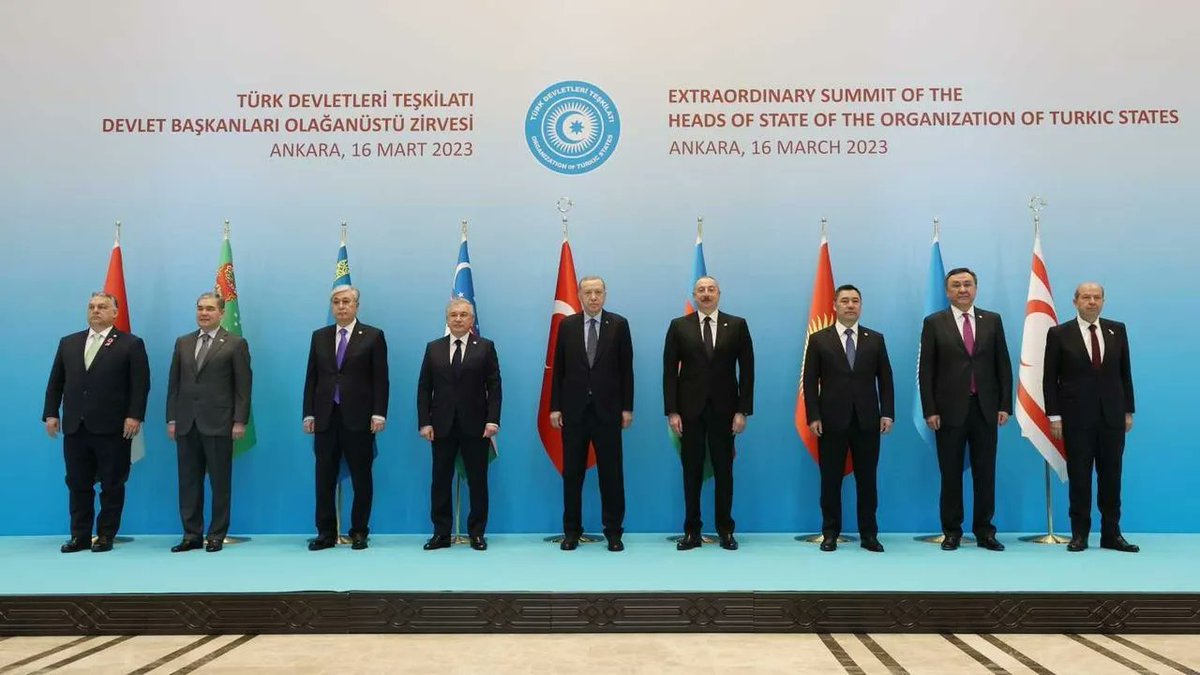 turkistanhaber_'s tweet photo. Azerbaycan Türk dünyasını birleştiren markayı tanıtıyor! Türk devletleri için ‘Made in Turan’ geliyor

Azerbaycan’ın başkenti Bakü, Türk Devletleri Ekonomik Forumu 2024’e ev sahipliği yaparken Türk dünyasını birleştiren marka “Made in Turan”ı tanıtıyor. 2-3 Mayıs ⤵️⤵️ https://t.co/LgWdhQ6LRb