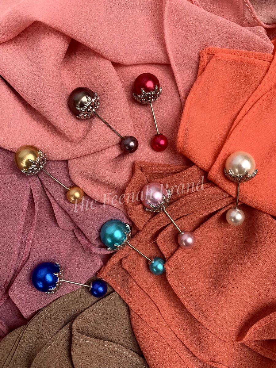 If you come across this, kindly RT 🙏 Crown ball pin Price: ₦300 each Location: Ikeja, Lagos Nationwide delivery Send a DM to place an order. @HafeezAkanni_ @TheQueenAminat