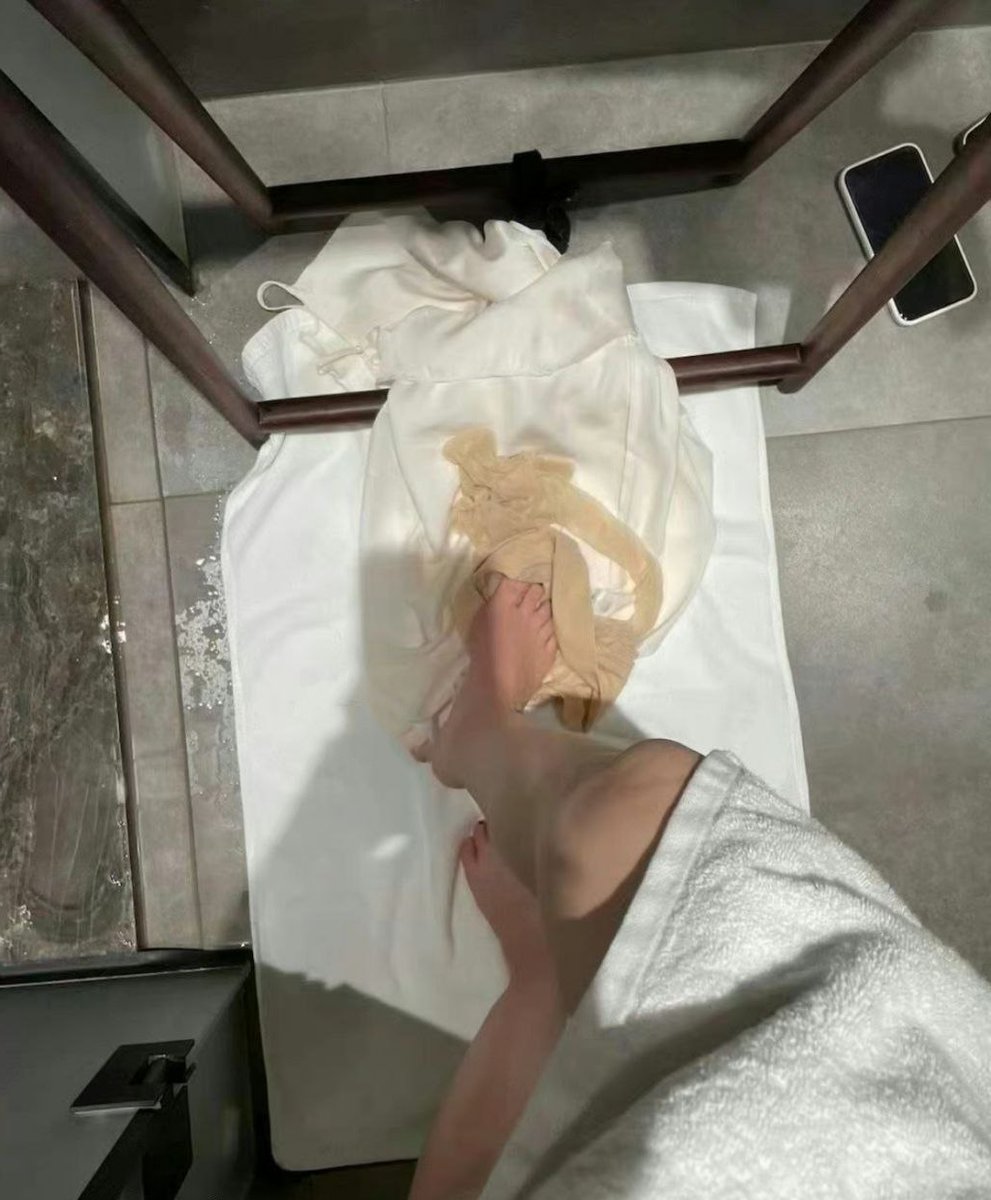 北部的來報名一起洗澡 
洗完之後打一炮賴and396
最近很多人被那種模仿的小號詐騙
這邊再次聲明一下~我本人只有這一支賴跟這一個推號 
沒有別的小號 https://t.co/5EVK8fsDz7