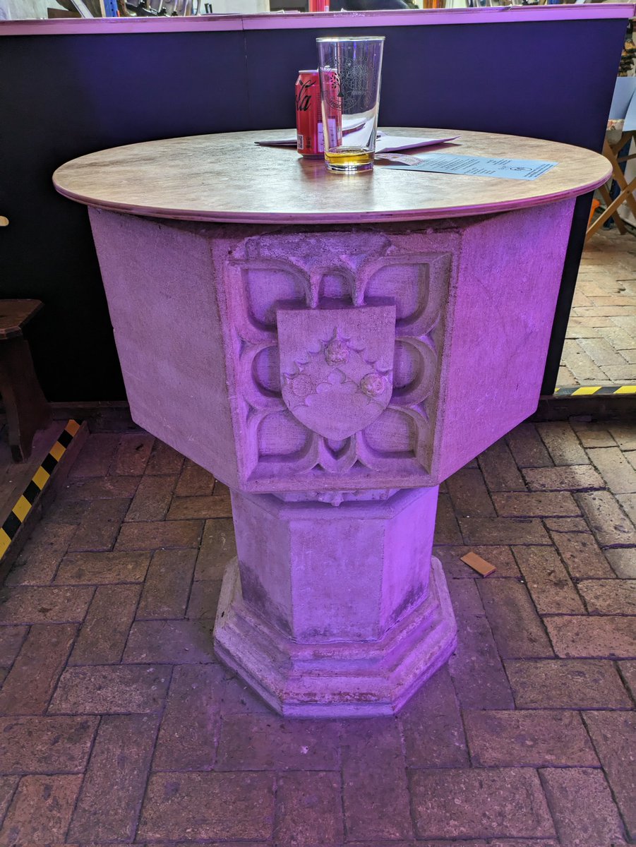 For #FontsonFriday at Little Bentley Church, likely 15th century origins with coat of arms of Pyrton family. Being used as a bar table at recent beer festival, the coke can belonged to the vicar😁 The whole church had been illuminated inside for the occasion 🍺🙄