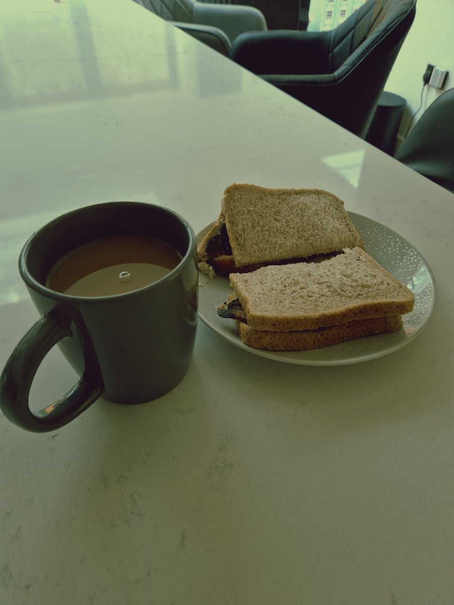 Sometimes you just got to start the day with a @YorkshireTea and Bacon Sandwich.

#Yorkshiretea #busydayahead