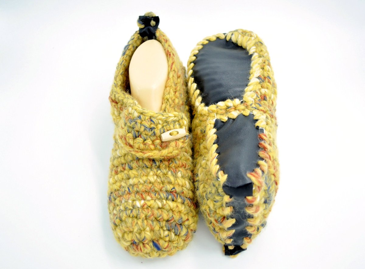 Crochet house shoes, Slippers with natural leather soles Ready to ship Women US 9.5 - 10.5 UK 7.5 - 8.5 EU 40 - 41 tuppu.net/27ccb81 #RoseDay #picoftheday #beautiful #instagood #artistaasiatico #tbt #photooftheday #love #NaturalSlippers